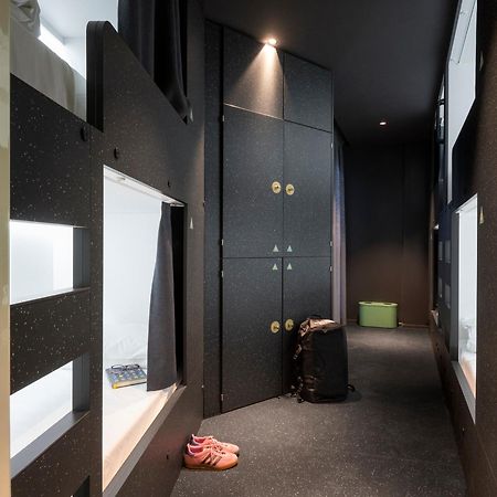 Amistat City Hostel Барселона Экстерьер фото
