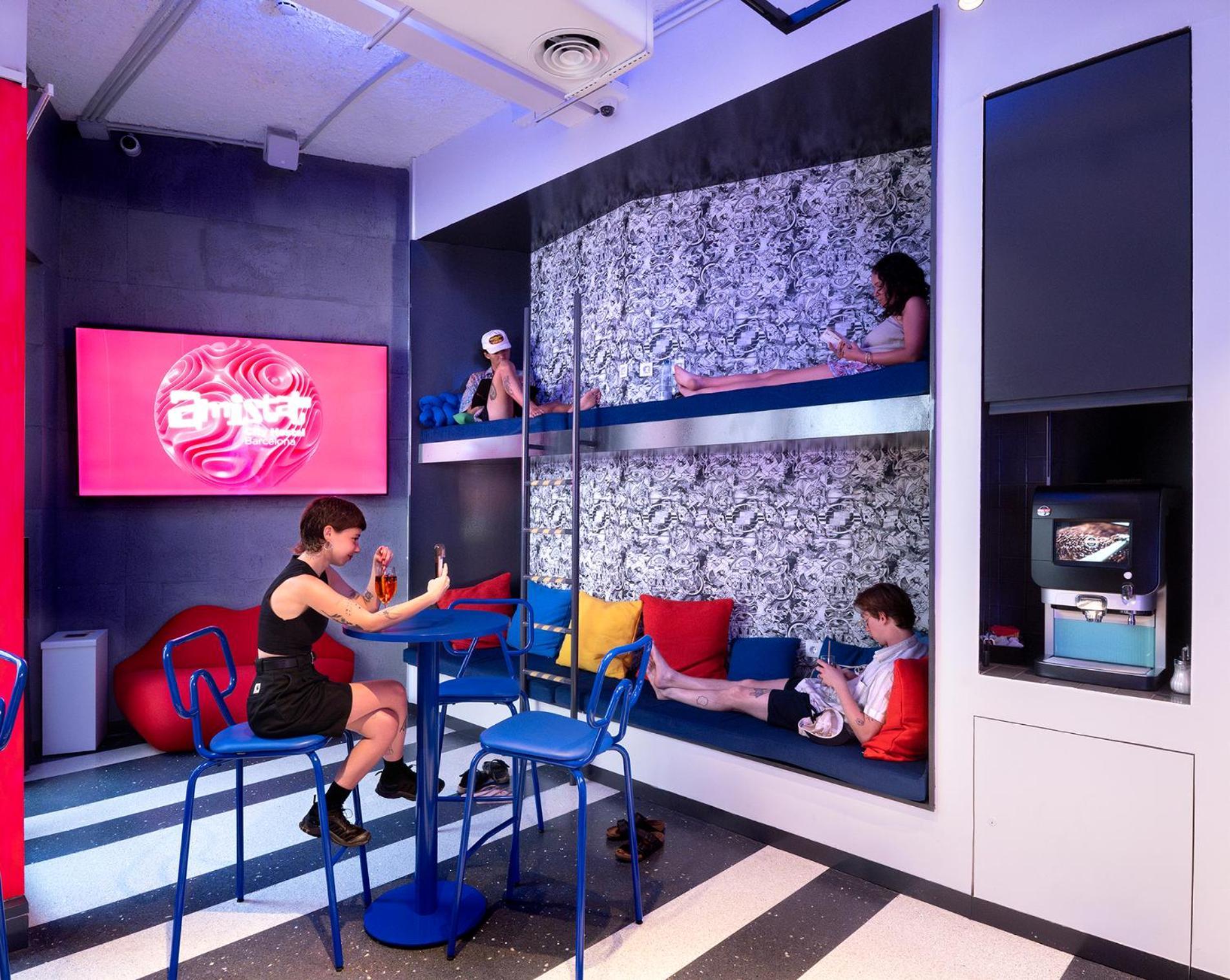 Amistat City Hostel Барселона Экстерьер фото
