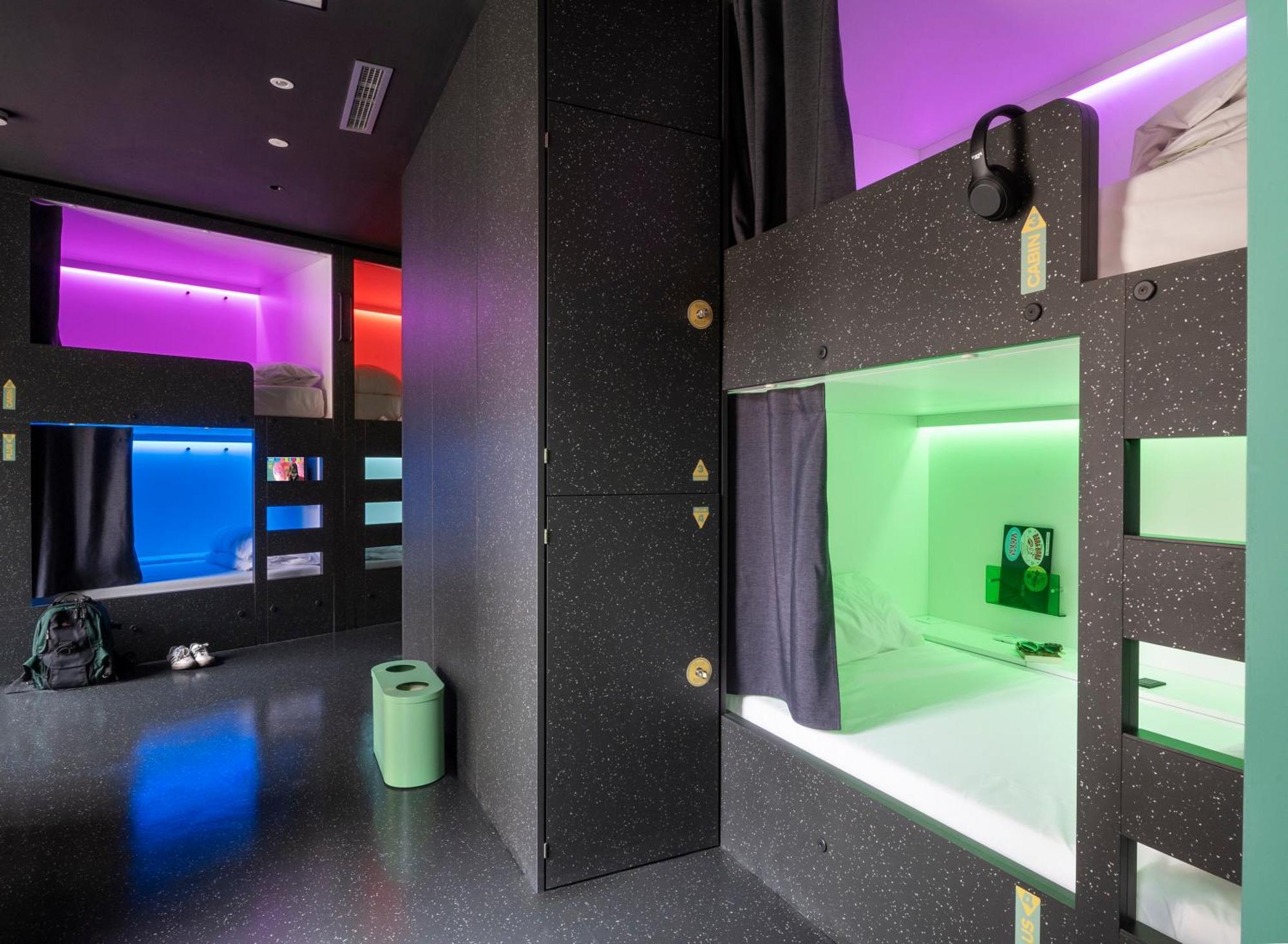 Amistat City Hostel Барселона Экстерьер фото