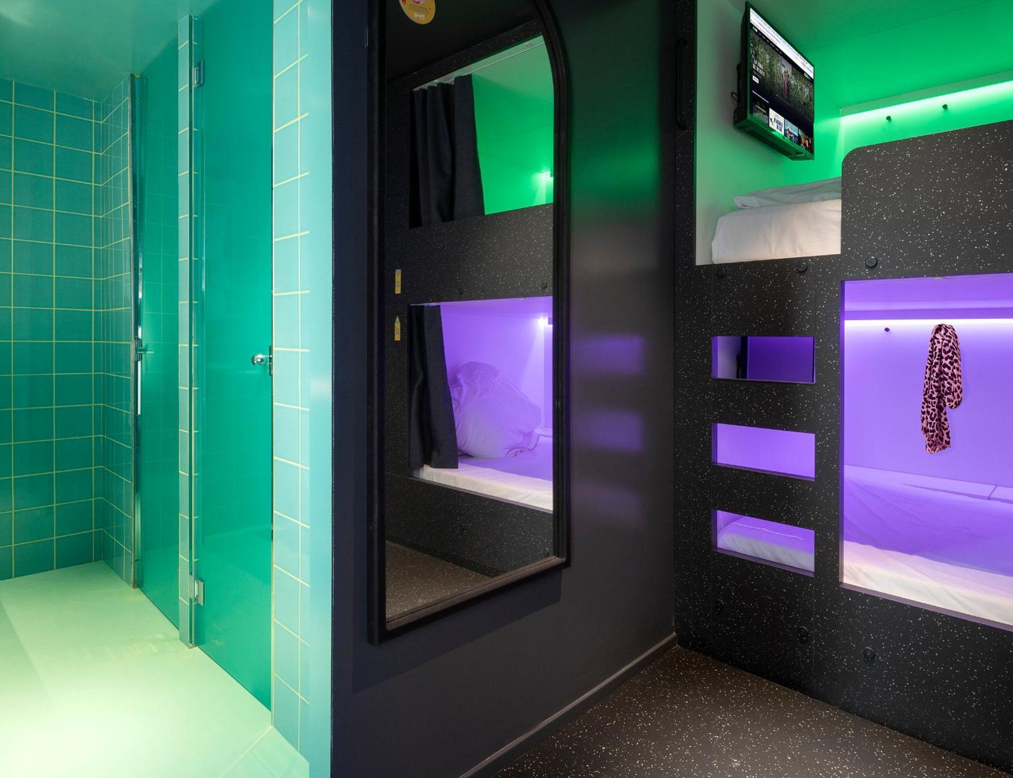 Amistat City Hostel Барселона Экстерьер фото