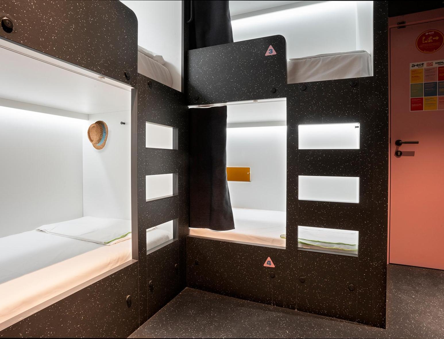 Amistat City Hostel Барселона Экстерьер фото