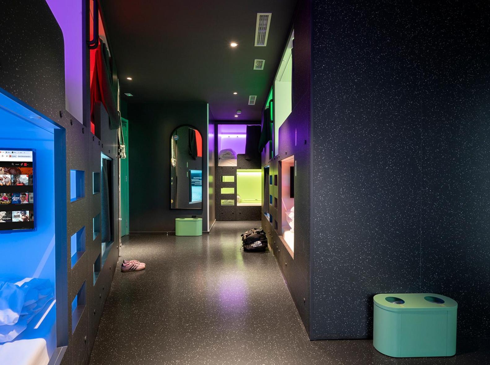 Amistat City Hostel Барселона Экстерьер фото