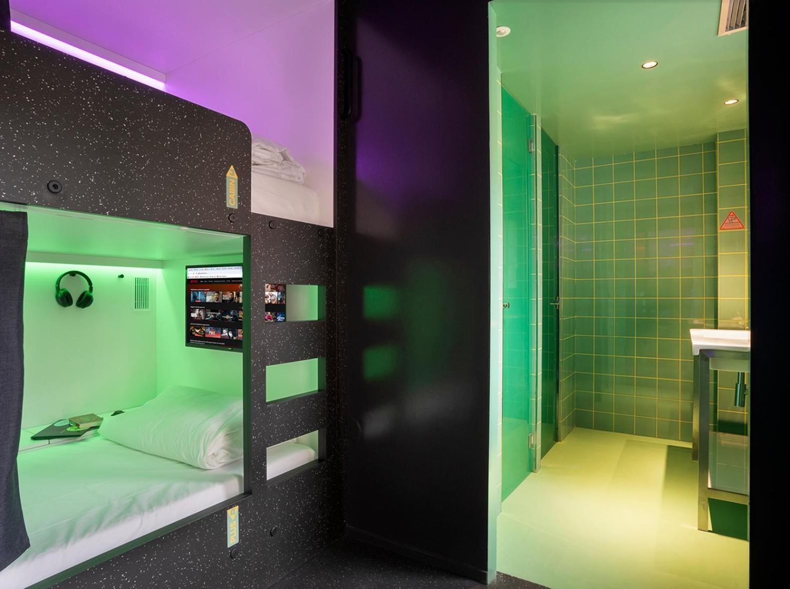 Amistat City Hostel Барселона Экстерьер фото