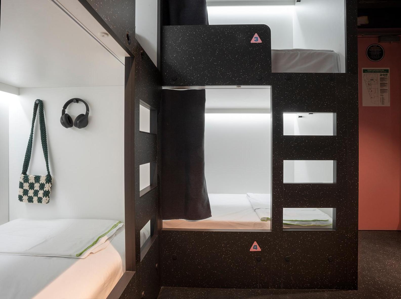 Amistat City Hostel Барселона Экстерьер фото